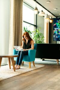 バックエンドエンジニアの年収はどのくらいが相場なのか？